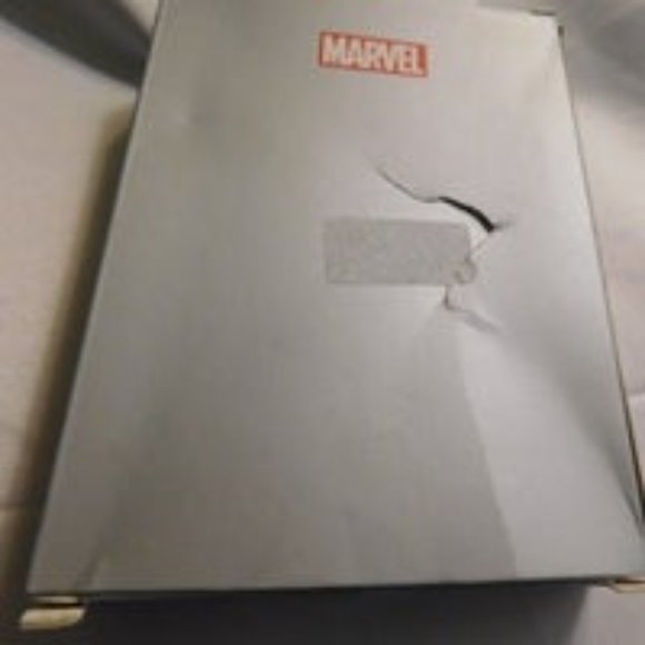 SPIDERMAN 80 YEAR ANNIVERSARY 4 LAPEL PIN PACK - Picture 6 of 6